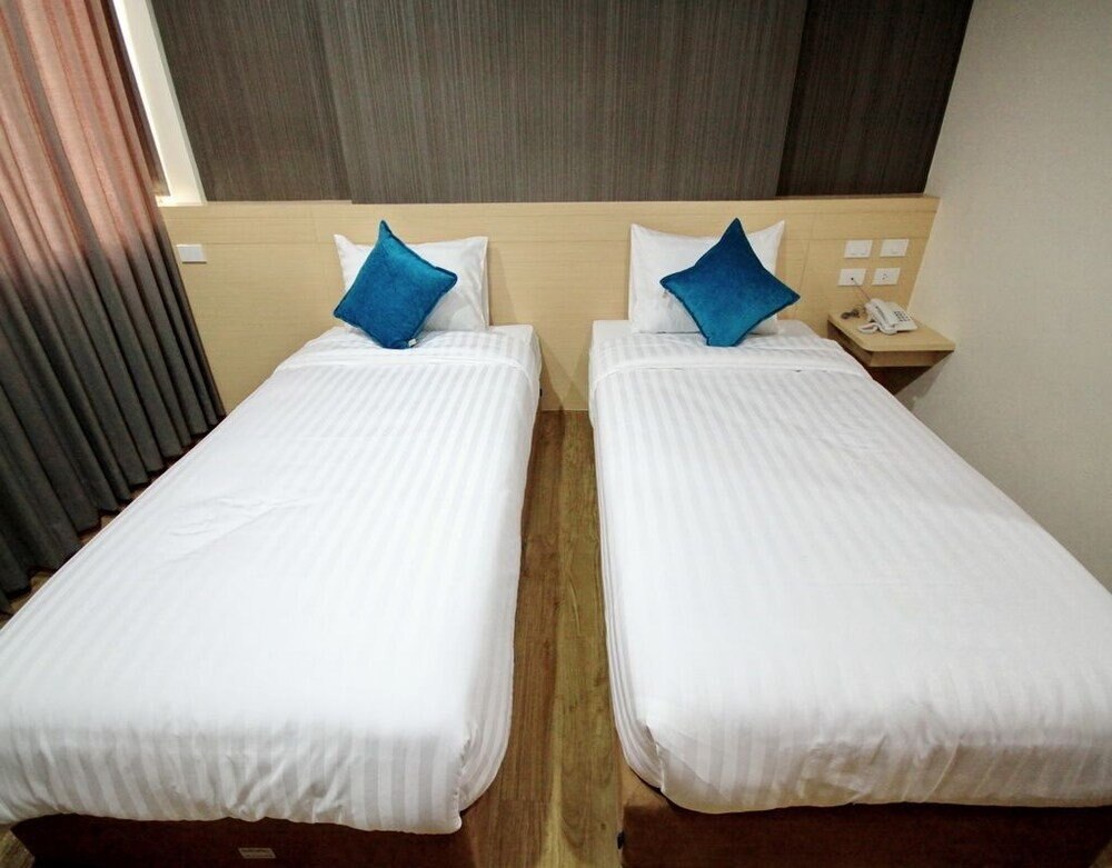S3 Residence Park Room Type - Superior Twin Room, City View
