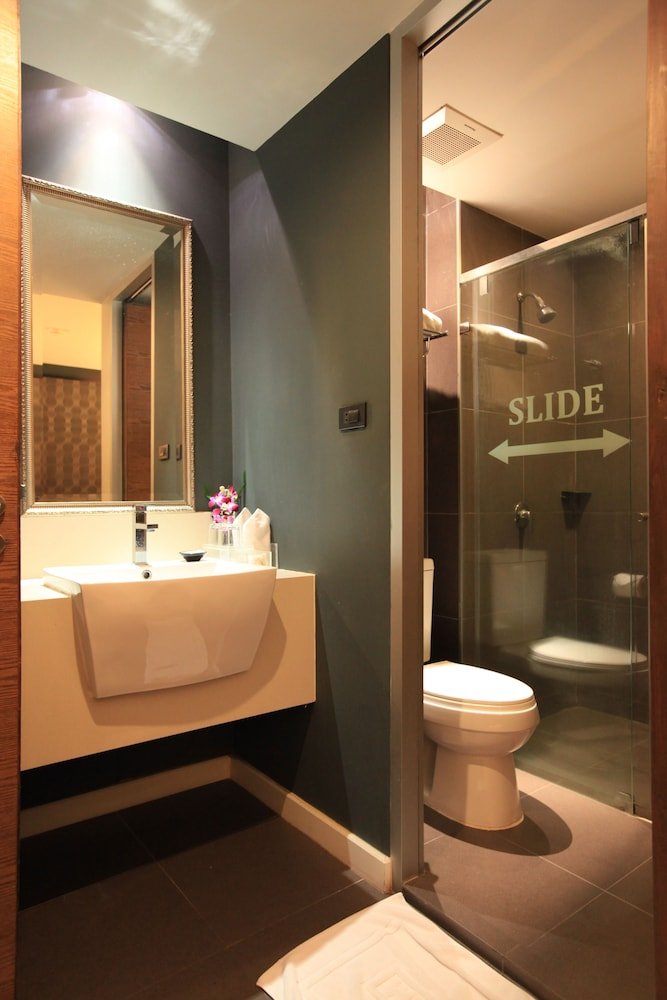 Siam Swana Hotel - Tap to explore photos