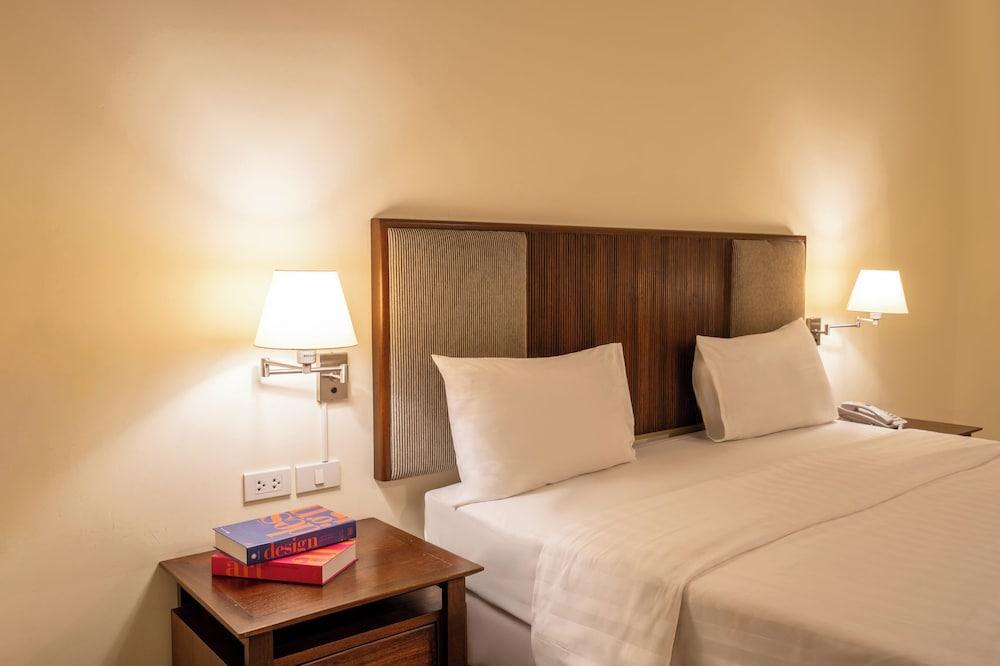 The Mercer Sukhumvit 4 – Formerly S.M. Grande Residence Room Type - Superior Twin Room The Mercer Sukhumvit 4 – Formerly S.M. Grande Residence Room Type - Superior Twin Room