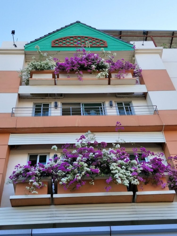 ساندي سيرفيسد أبارتمنت