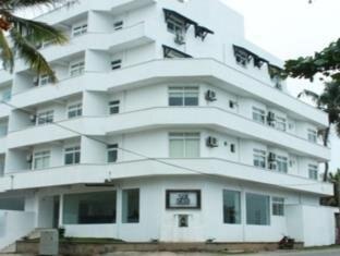 Sai Sea City Hotel Room Type - Business Deluxe Double Queen