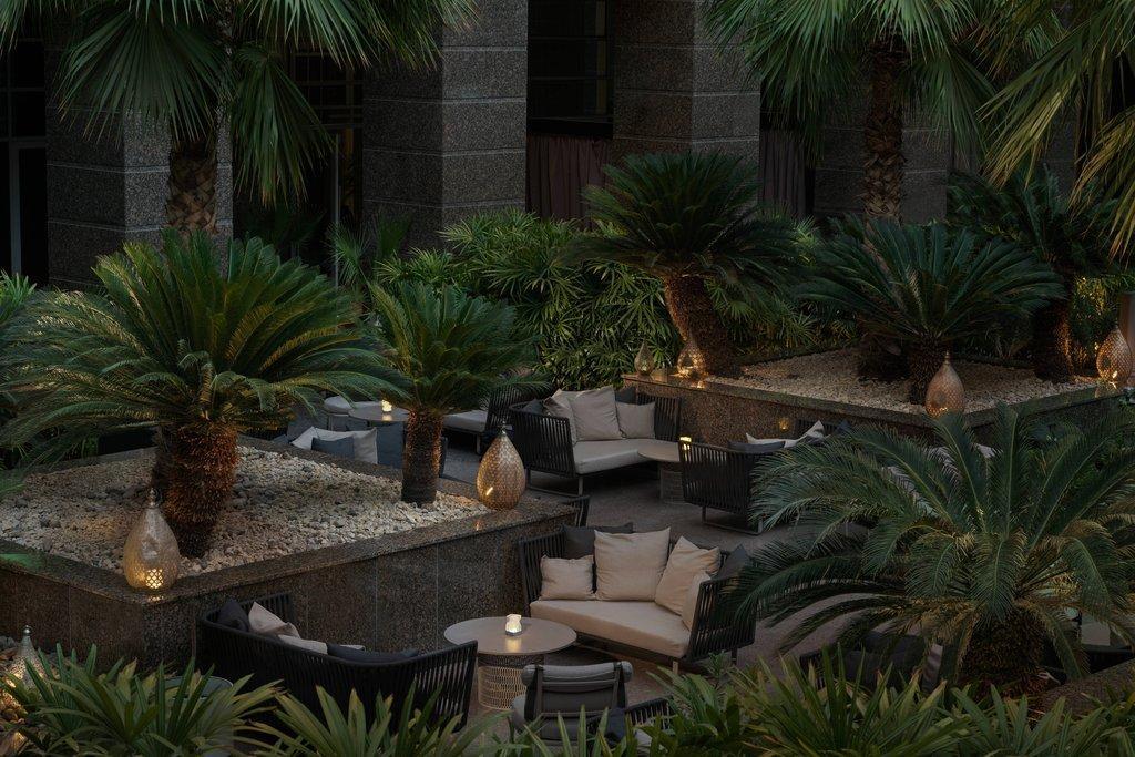 The Ritz-Carlton Executive Residences - Tap to explore photos