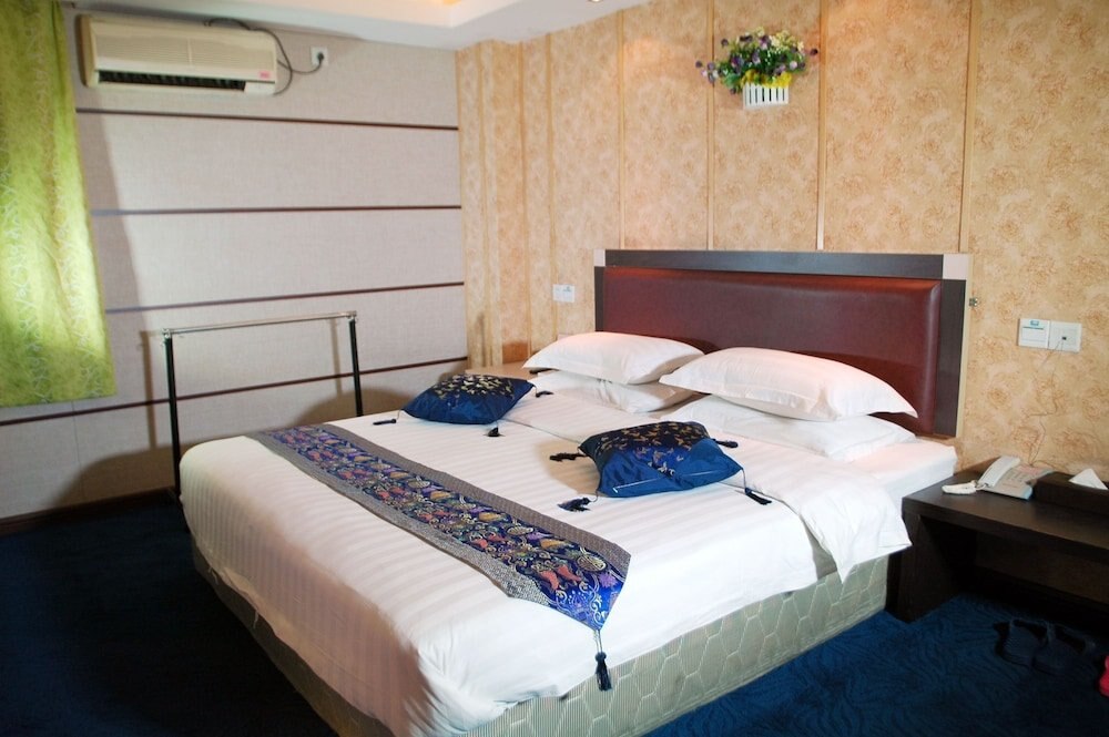 Home Club Hotel Shimao Branch - Tap to explore photos