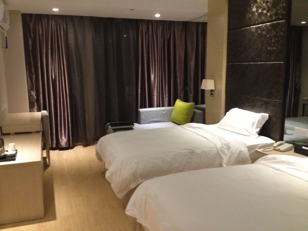 Super 8 Hotel Guangdong University of Foreign Studies - Tap to explore photos