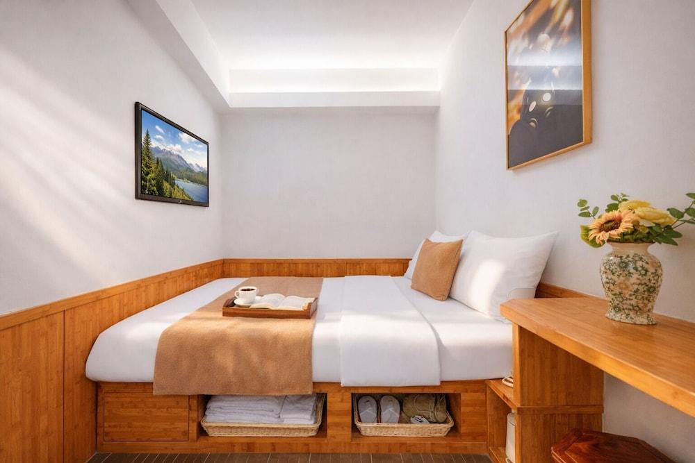 Timmy Hotel Room Type - Mini Room 1 Double Bed