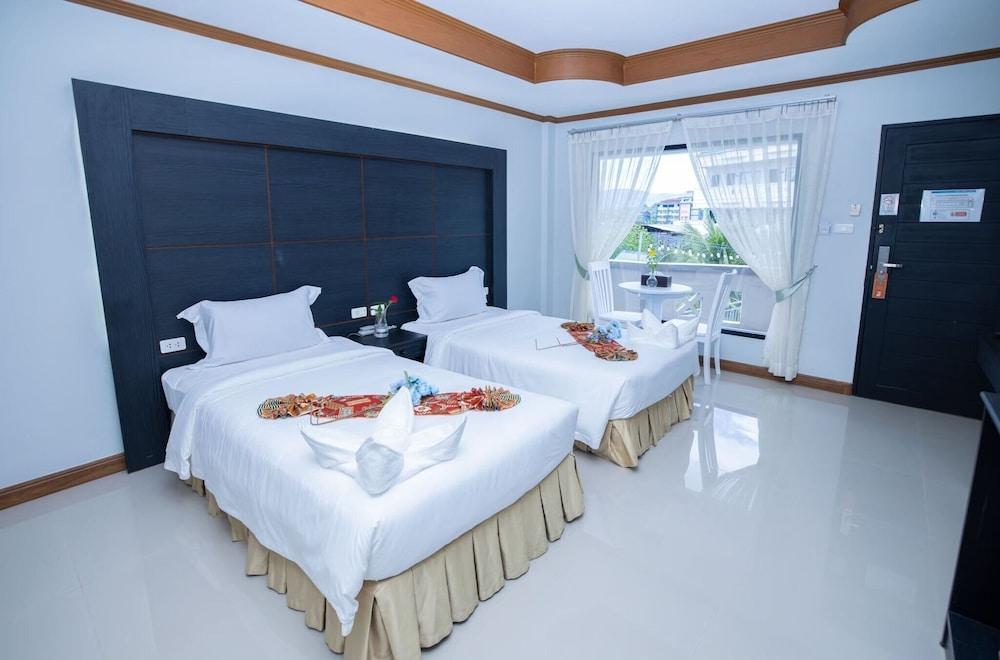 Blue Carina Hotel Room Type - Deluxe Twin Room