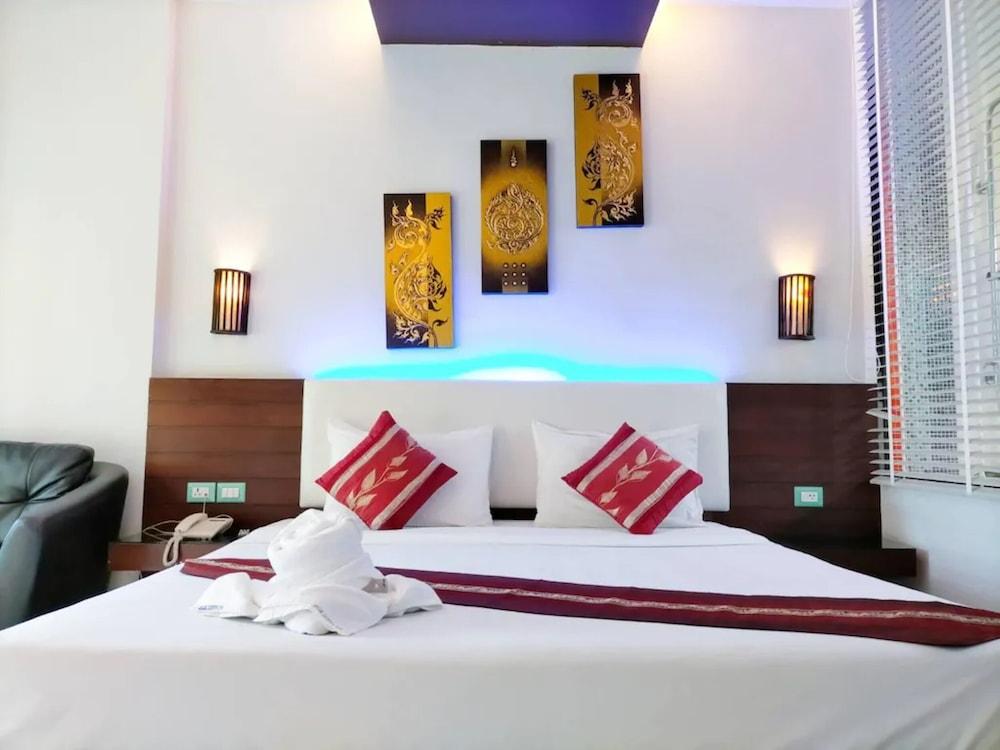 Blue Carina Hotel Room Type - Business Room