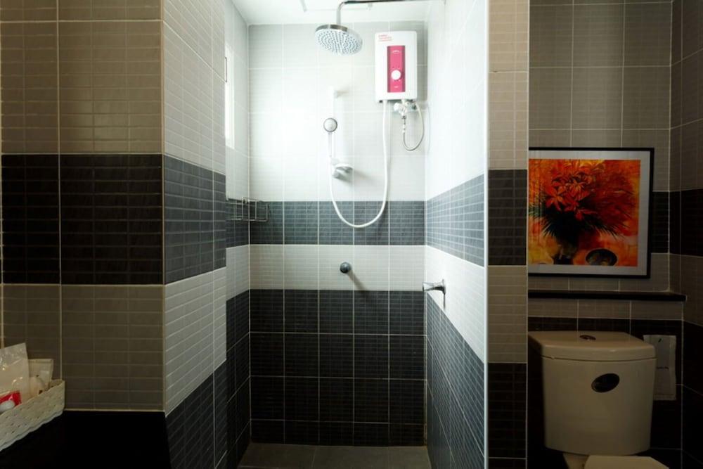 Cool Residence - Tap to explore photos