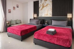 Happy Fish Guesthouse Room Type - Deluxe Twin with Old Port View