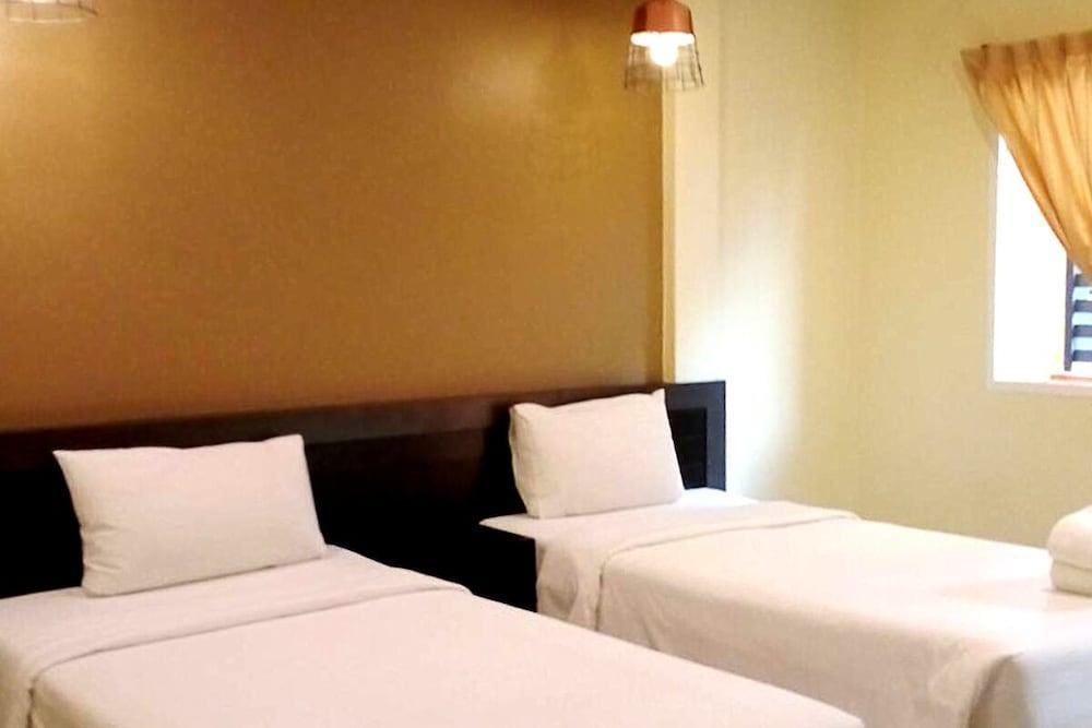 SB Living Place Hotel Phuket Town Room Type - Superior Twin Room