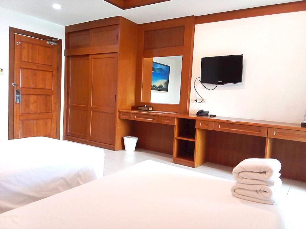 SB Living Place Hotel Phuket Town Room Type - Deluxe Twin Room