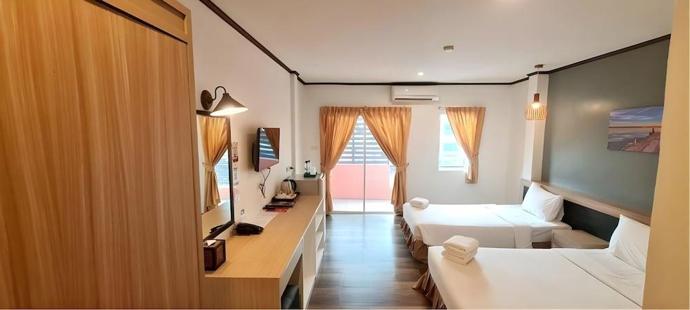 SB Living Place Hotel Phuket Town Room Type - Superior Triple Room SB Living Place Hotel Phuket Town Room Type - Superior Triple Room