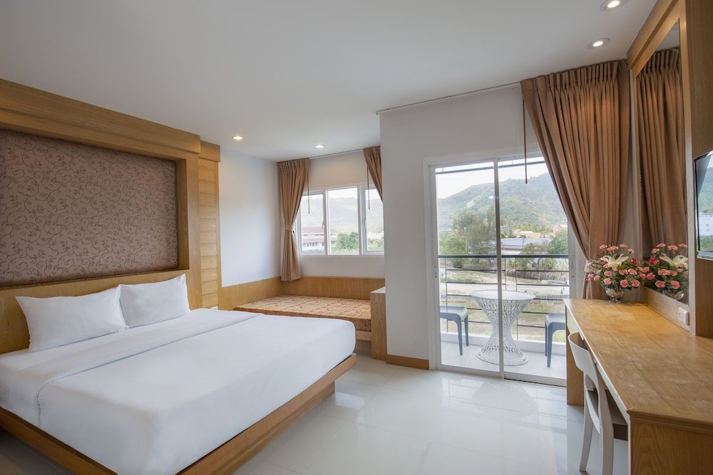 Sungthong Kamala Beach Resort Room Type - Premium Room, Balcony, Pool View