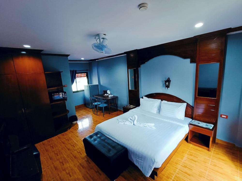 The Guest House Room Type - Deluxe Double Room