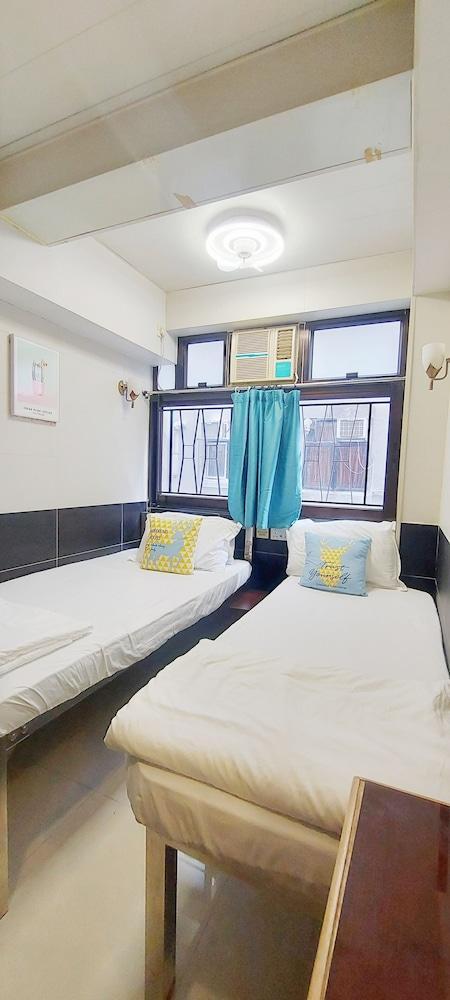 Apple Hostel Room Type - Economy Twin Room