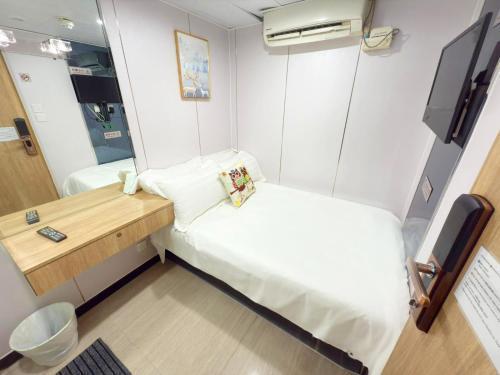 Apple Hostel Room Type - Deluxe Double Room