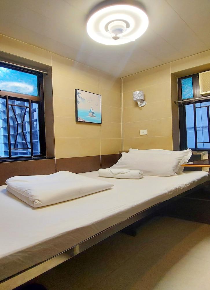 Apple Hostel Room Type - Deluxe Single Room, 1 Twin Bed, Ensuite Apple Hostel Room Type - Deluxe Single Room, 1 Twin Bed, Ensuite