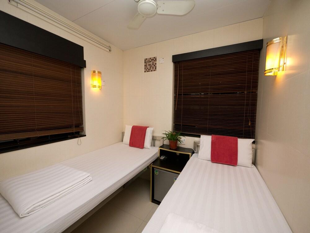 International Inn Room Type - Standard Twin Room