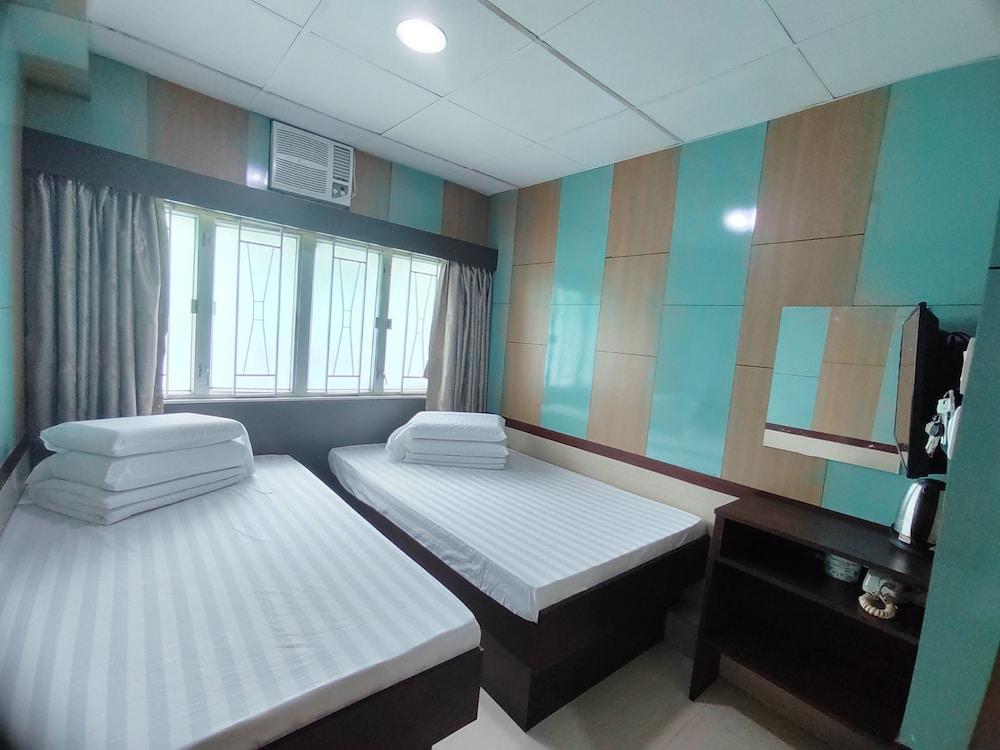 Kam Fu Guest House Room Type - Standard Quadruple Room
