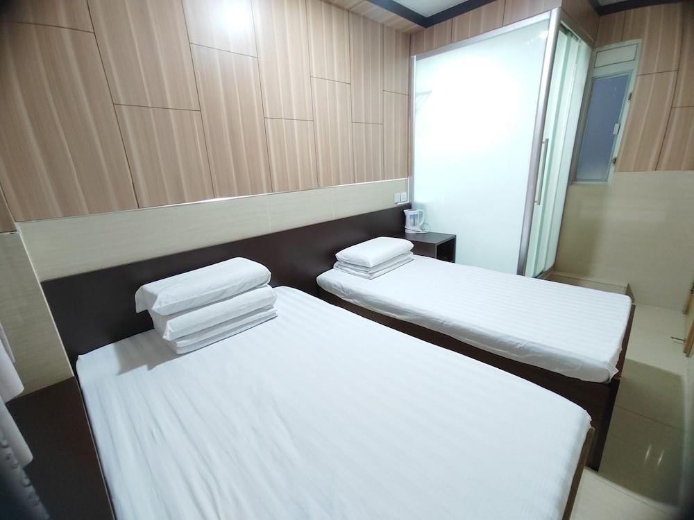 Kam Fu Guest House Room Type - Triple Room