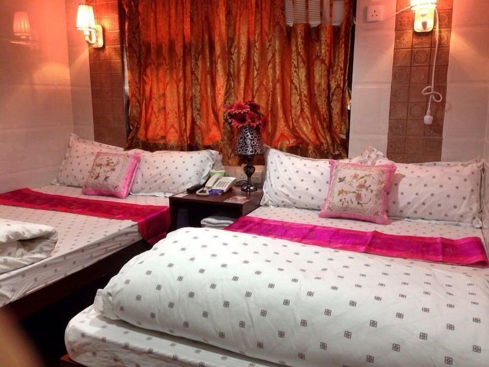 New London Hostel Room Type - Family Room