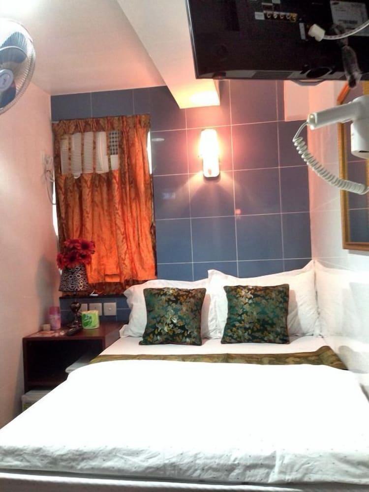 New London Hostel Room Type - Double Room