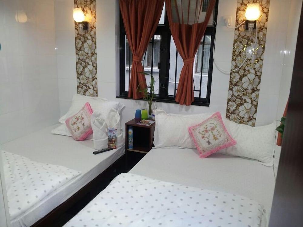 New London Hostel Room Type - Triple Room