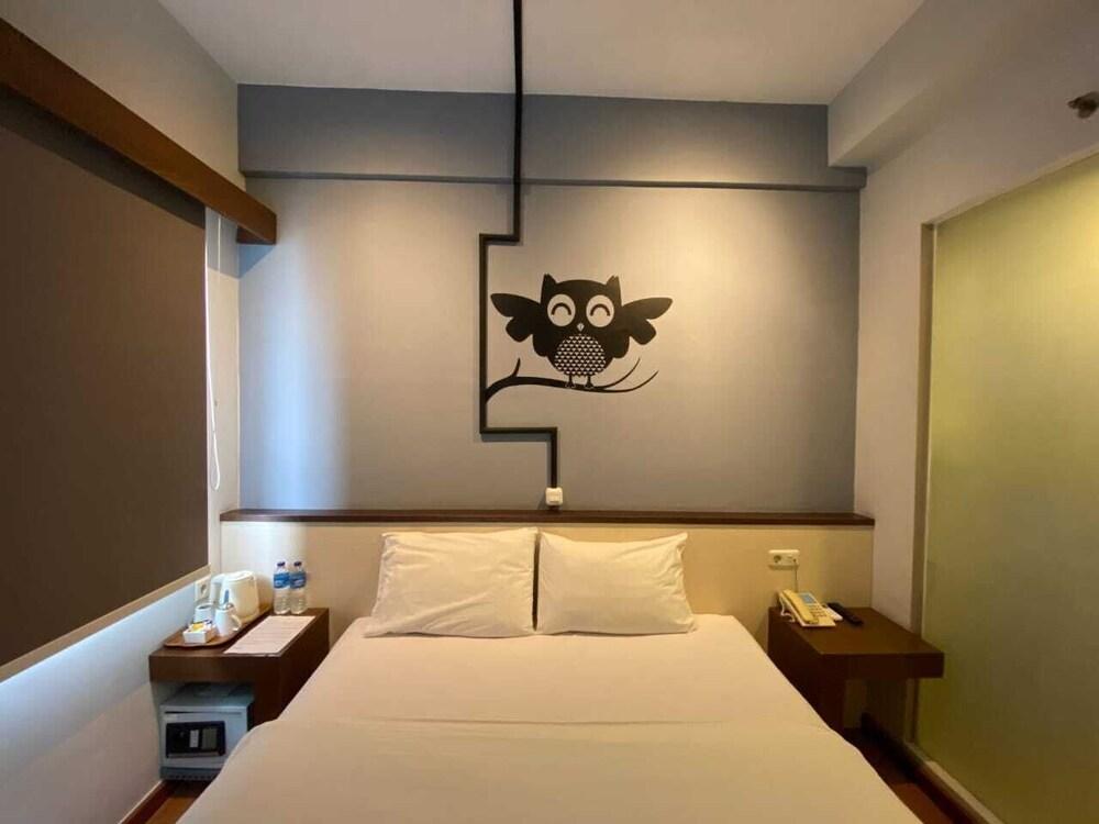 Nite & Day Jakarta - Mangga Besar - Tap to explore photos