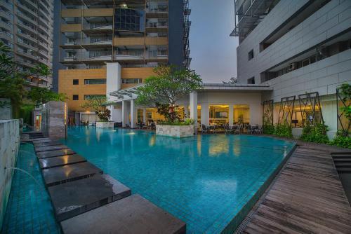 éL Hotel Jakarta - Tap to explore photos
