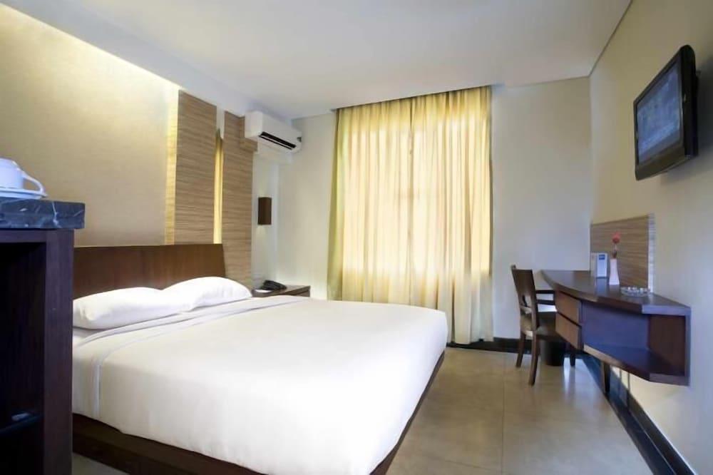 Losari Roxy Hotel Jakarta - Tap to explore photos