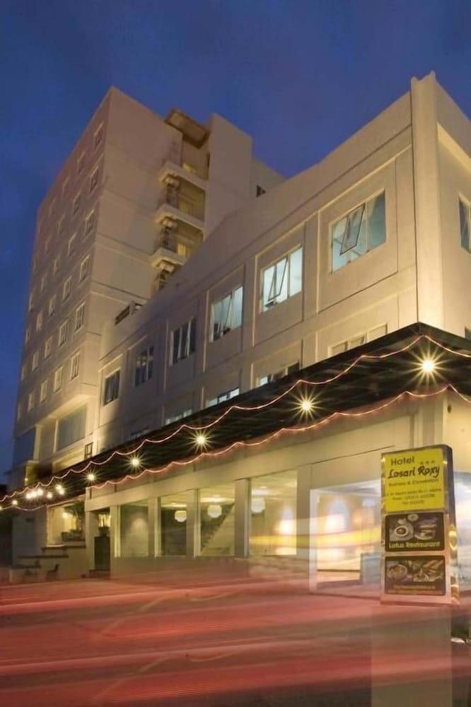 Losari Roxy Hotel Jakarta - Tap to explore photos