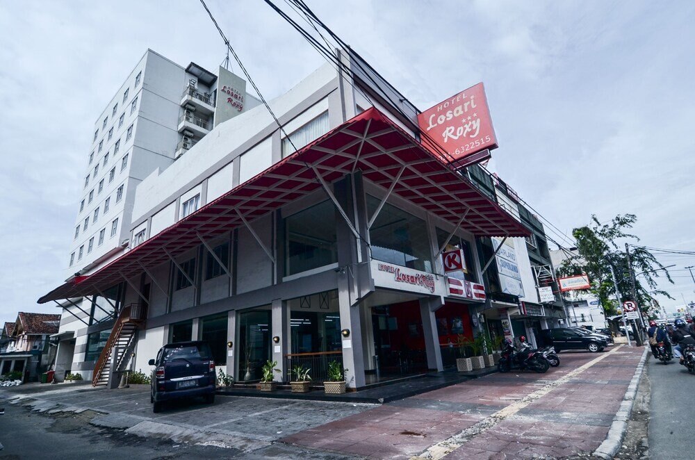 Losari Roxy Hotel - Tap to explore photos