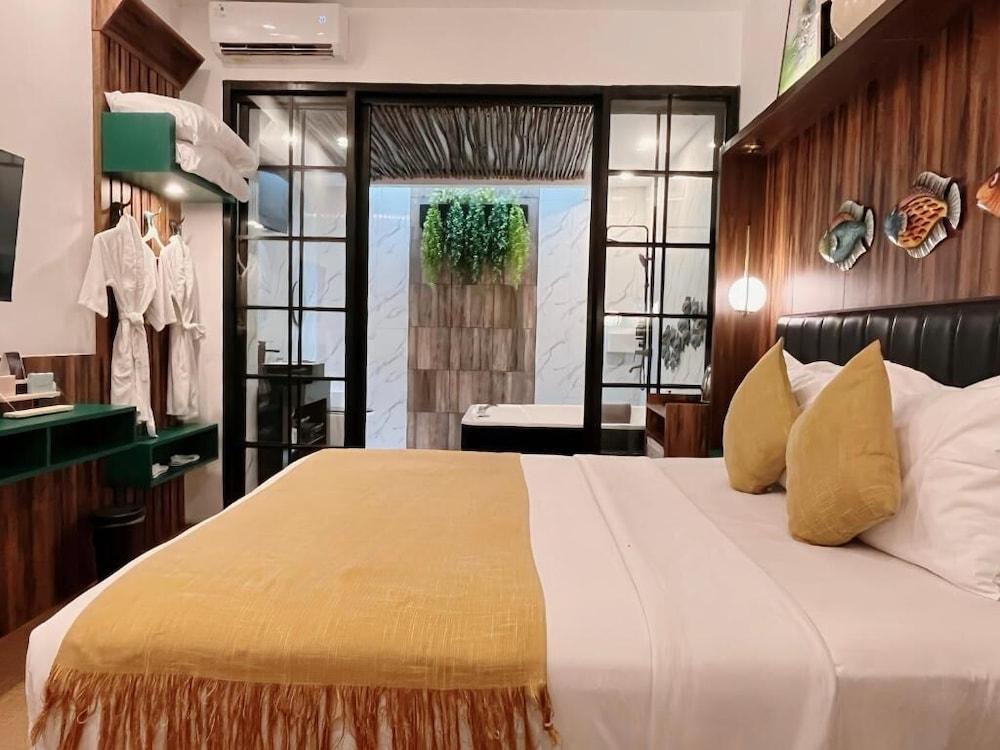 Oak Tree Urban Jakarta Room Type - Executive Jacuzzi Room