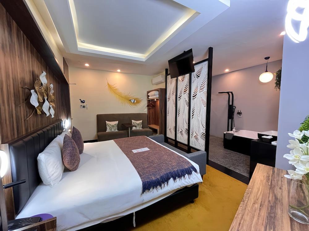Oak Tree Urban Jakarta Room Type - Suite Room Kuta Hideaway