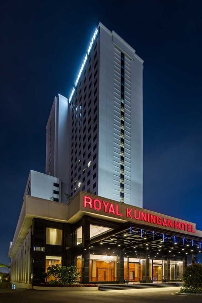 Royal Kuningan Hotel Room Type - Deluxe Double Room Breakfast