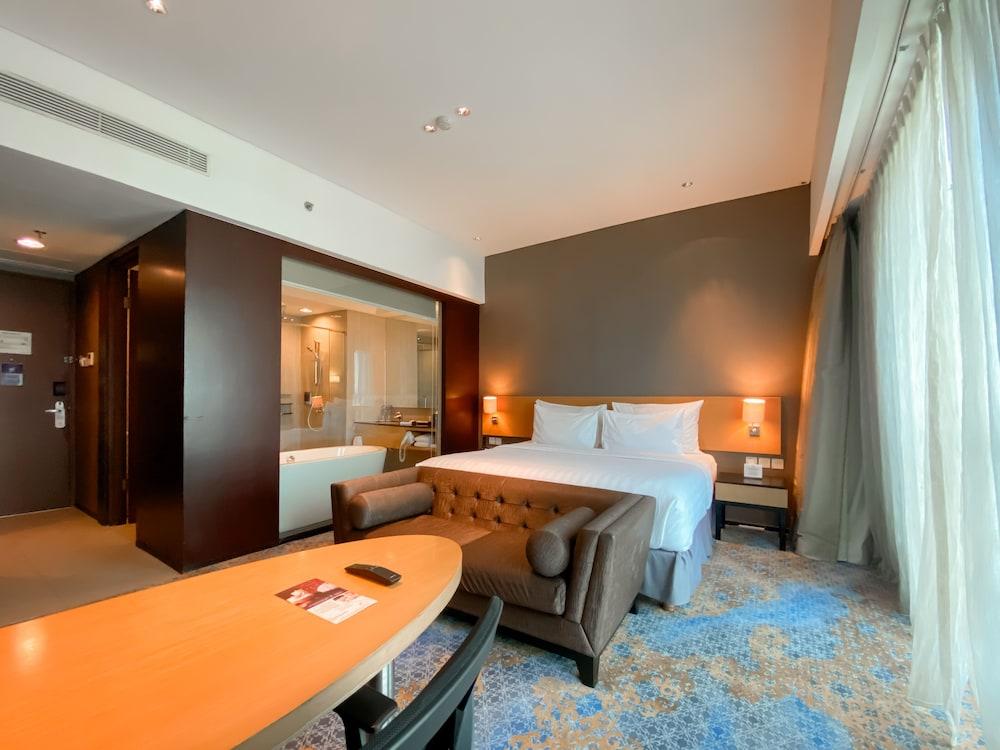 JS Luwansa Hotel and Convention Center Room Type - Premier Club Room