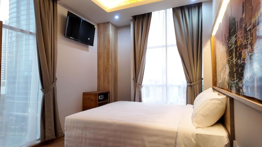 Smart Hotel Thamrin Jakarta - Tap to explore photos