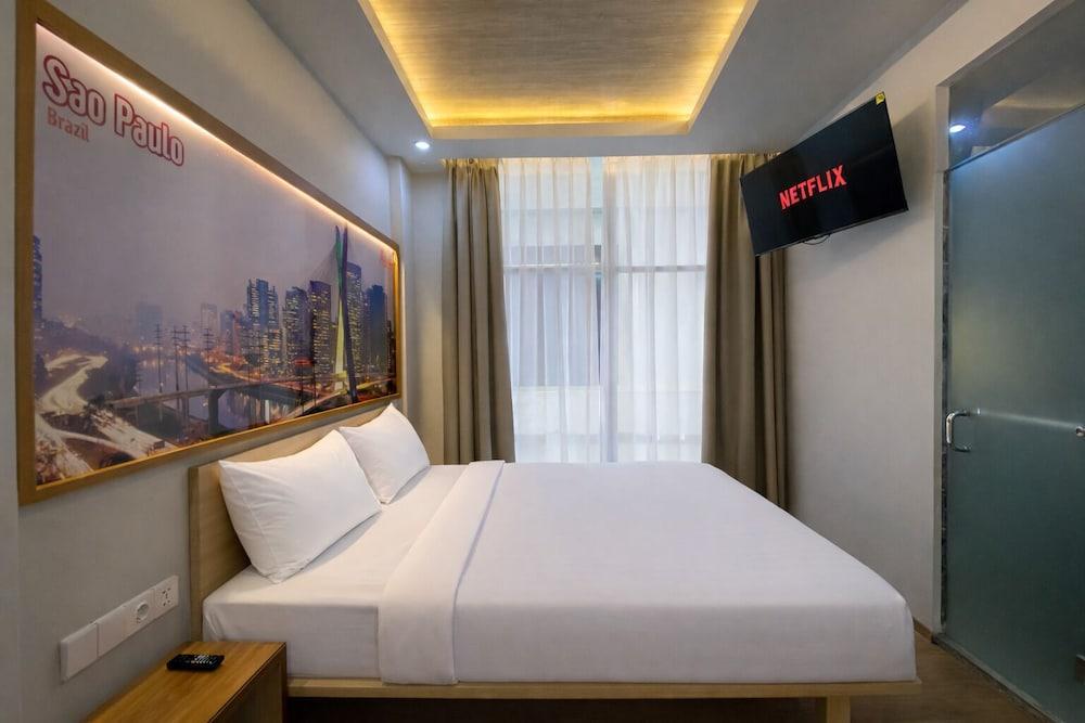 Smart Hotel Thamrin Jakarta Room Type - EXECUTIVE DELUXE