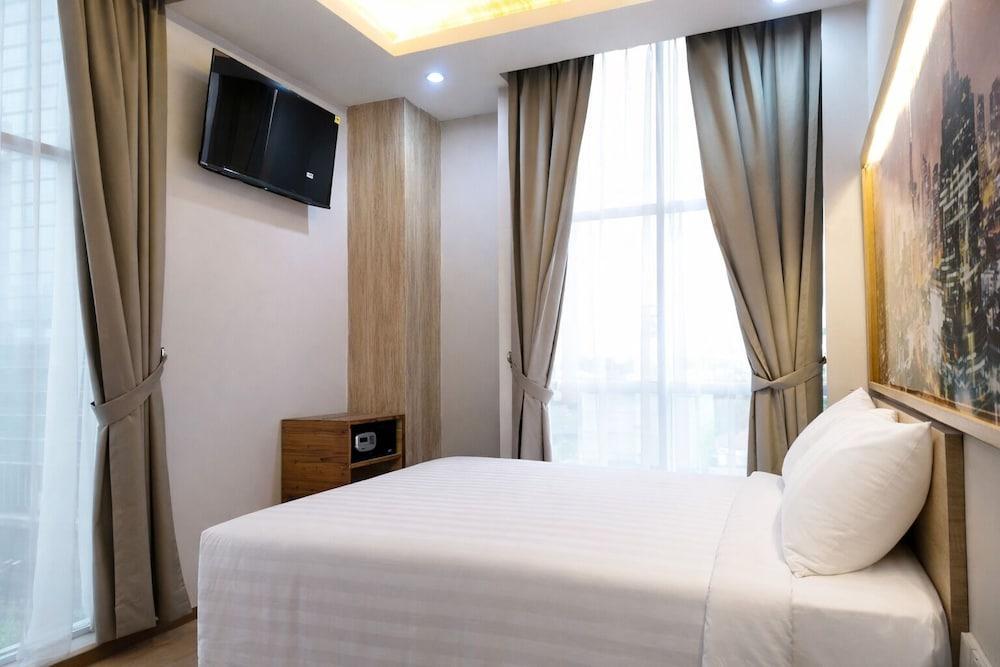 Smart Hotel Thamrin Jakarta Room Type - Executive Junior Suite