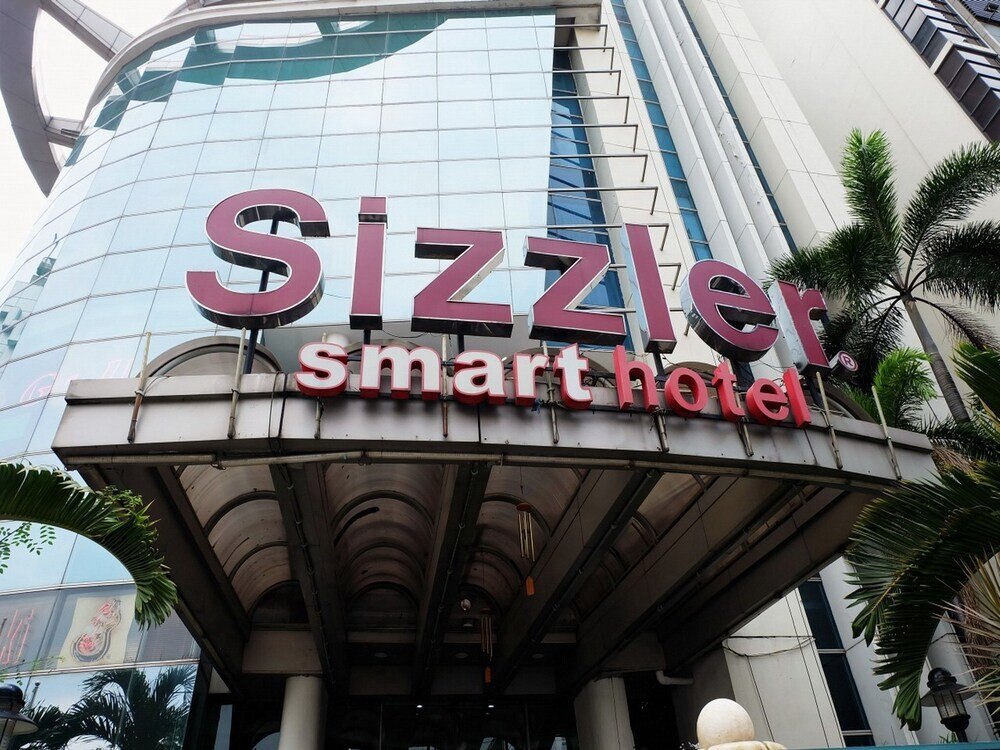 Smart Hotel Thamrin Jakarta - Tap to explore photos