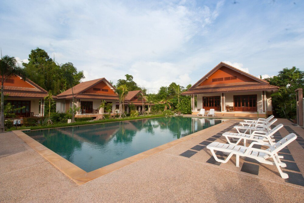 Oscar Villa Aonang Krabi - Tap to explore photos
