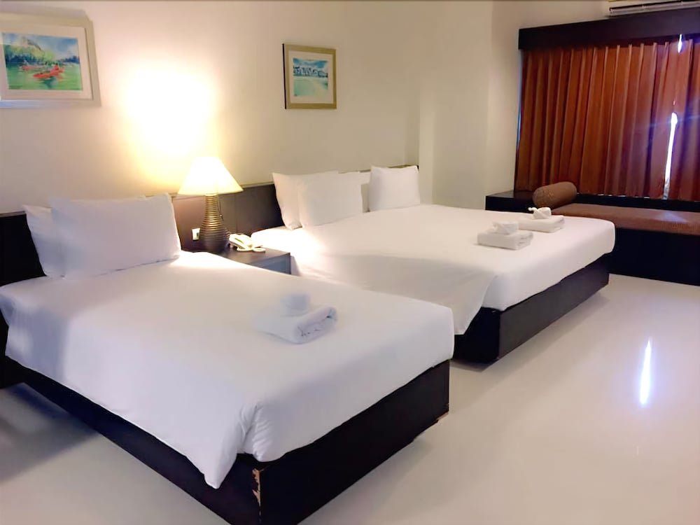 The White Pearl Hotel Room Type - Deluxe Triple Room