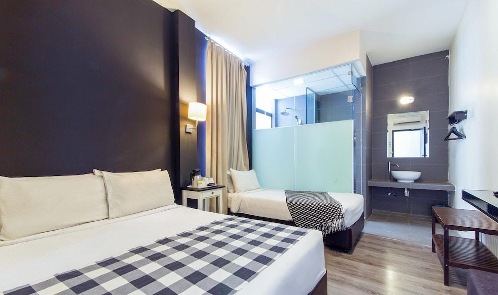 Ceria Hotel Bukit Bintang Room Type - Deluxe Triple Room
