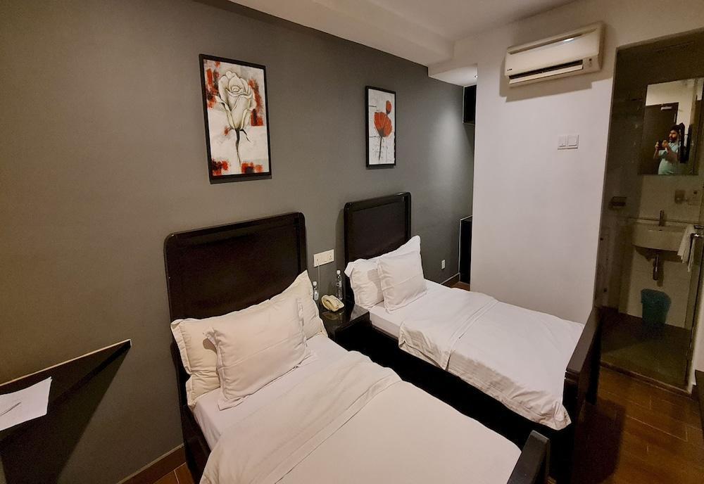 Hotel O Crossroads Hotel Room Type - Standard Twin