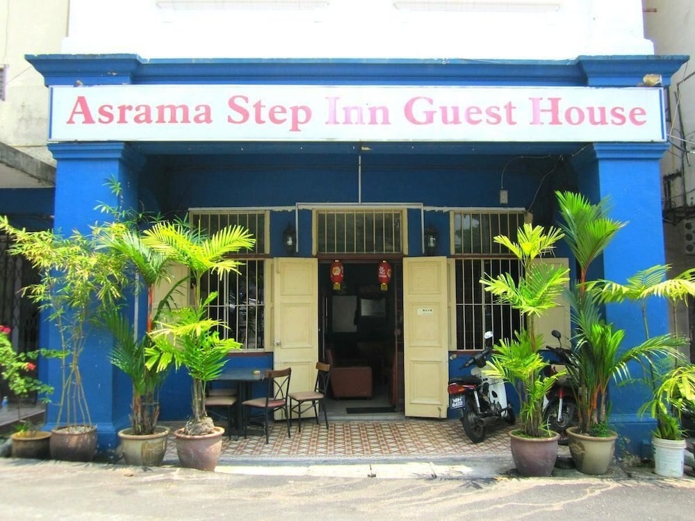 Step Inn Guest House - Tap to explore photos