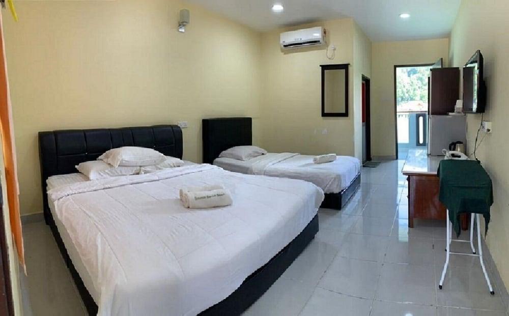 Penarak Bamboo Beach Motel Room Type - Triple Room, Sea View