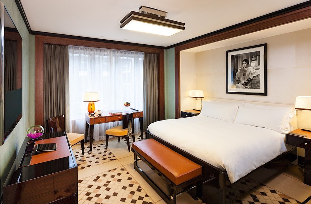 45 Park Lane - Dorchester Collection Room Type - Deluxe Room