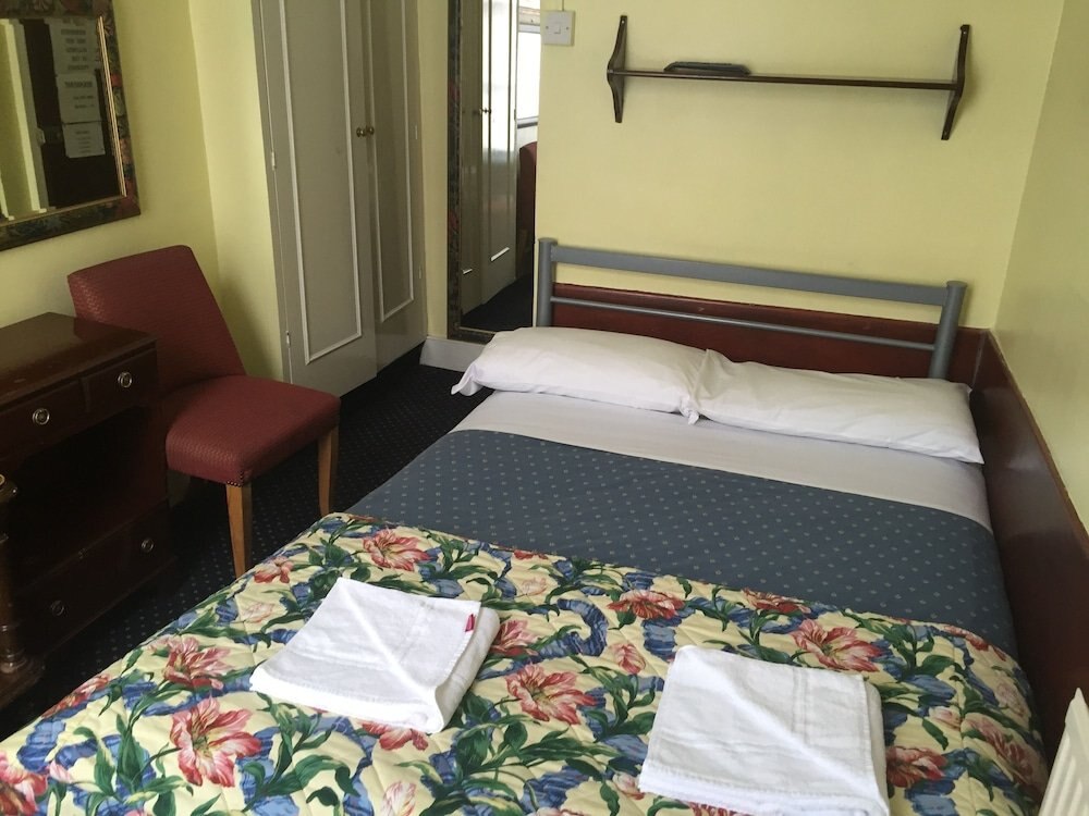 Albany Hotel Room Type - Double Room, Shared Bathroom
