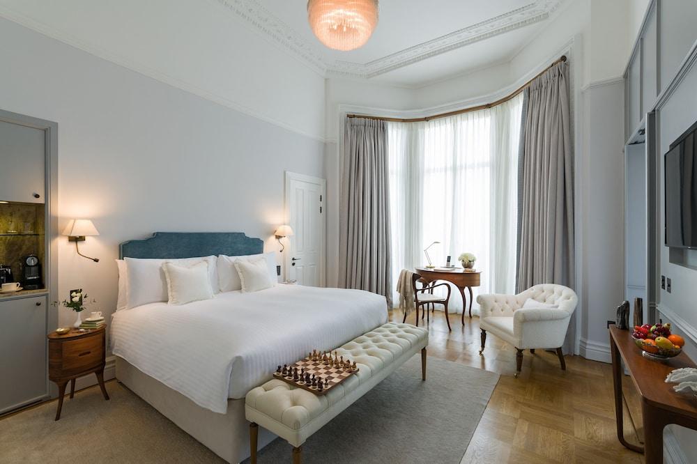 The Adria Room Type - Deluxe Room (1 King Bed) The Adria Room Type - Deluxe Room (1 King Bed)