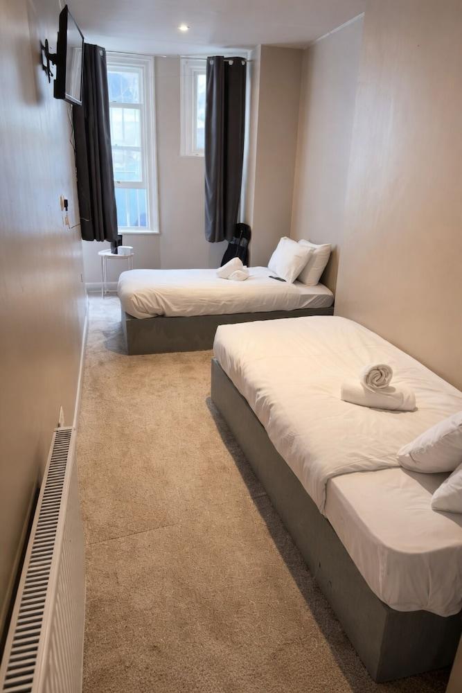 Amsterdam Hotel Room Type - Standard Twin Room, Ensuite